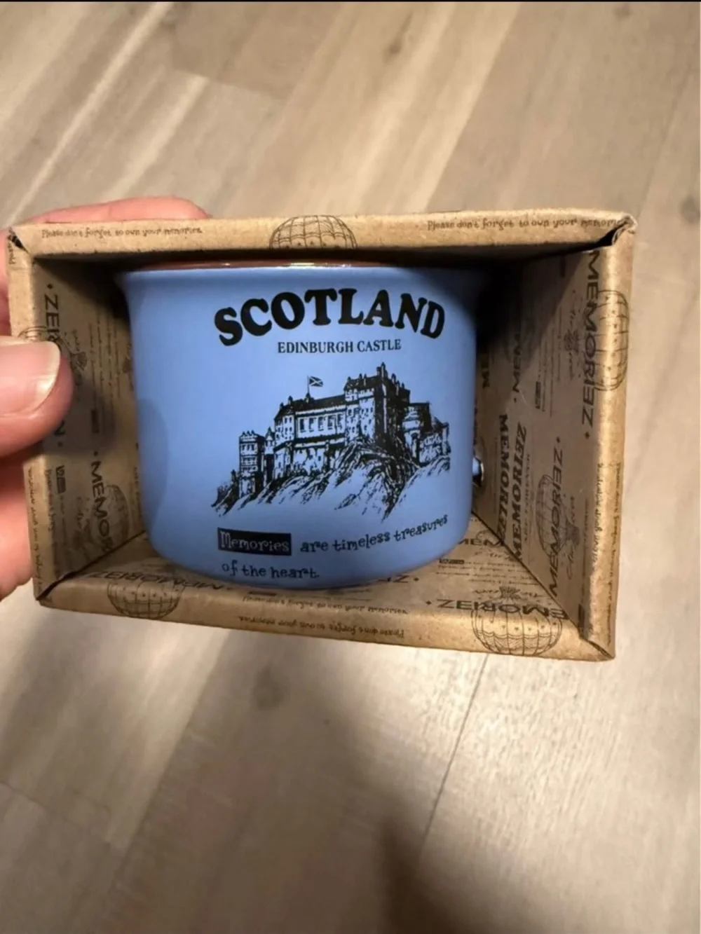 Scotland Edinburgh Castle Blue Ceramic Mug - Picture 1 of 2